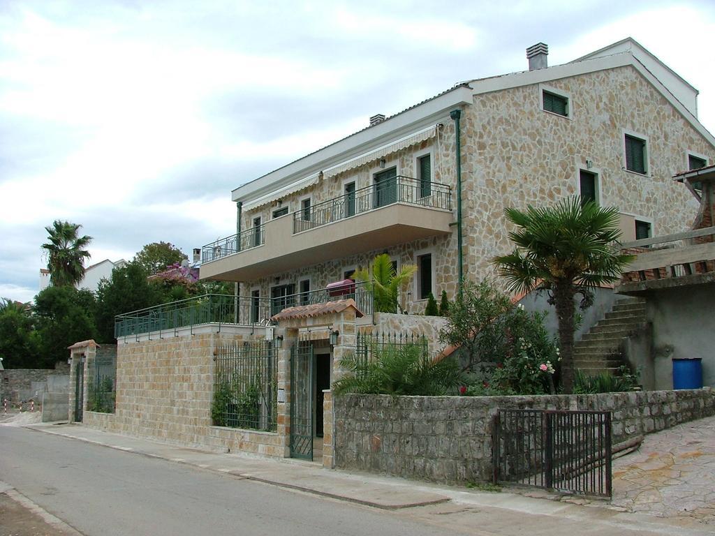 Apartment Tri Kiparisa Tivat Cameră foto